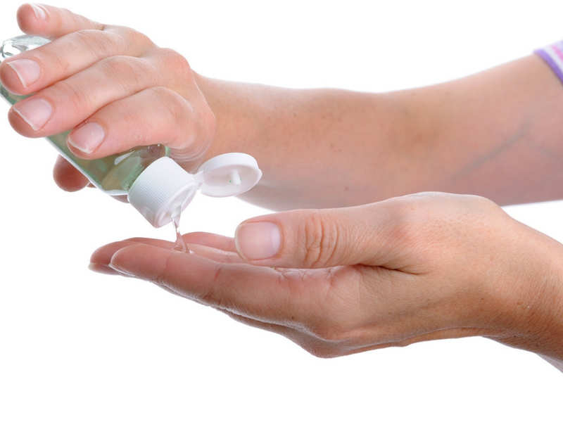 Make your own homemade hand sanitizer with just 3 ingredients!