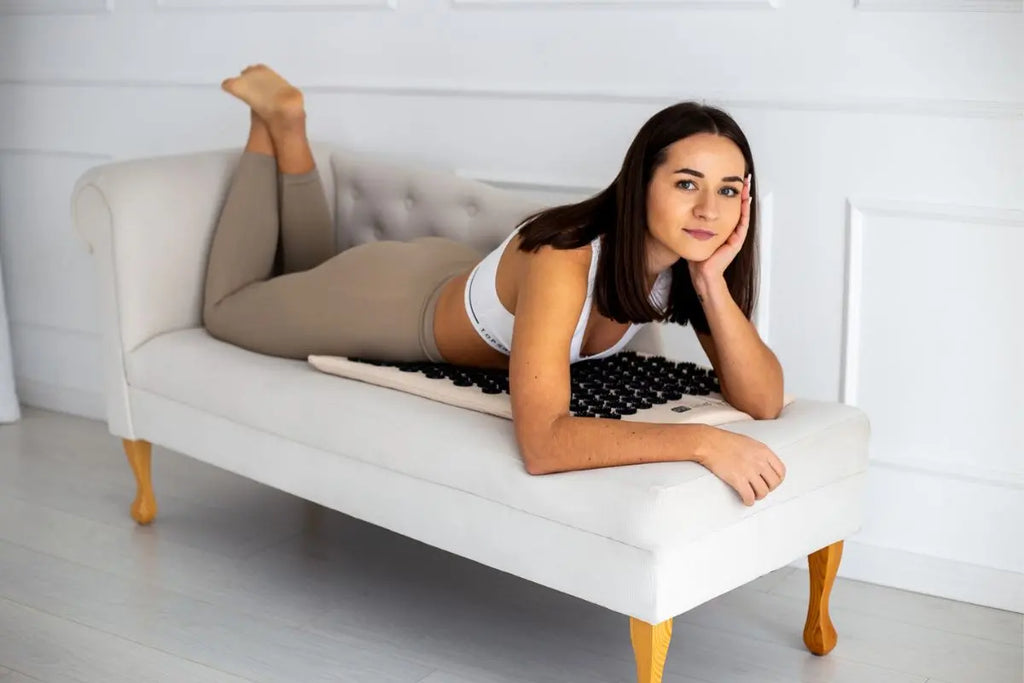 akumata-eco_18_5b1bc3a8-6c4d-40c7-8306-f75e8a3dcd33_1024x1024 How long should I lay on an acupressure mat for the first time